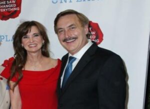Dallas Yocum Photo With Husband - WikiiTrends