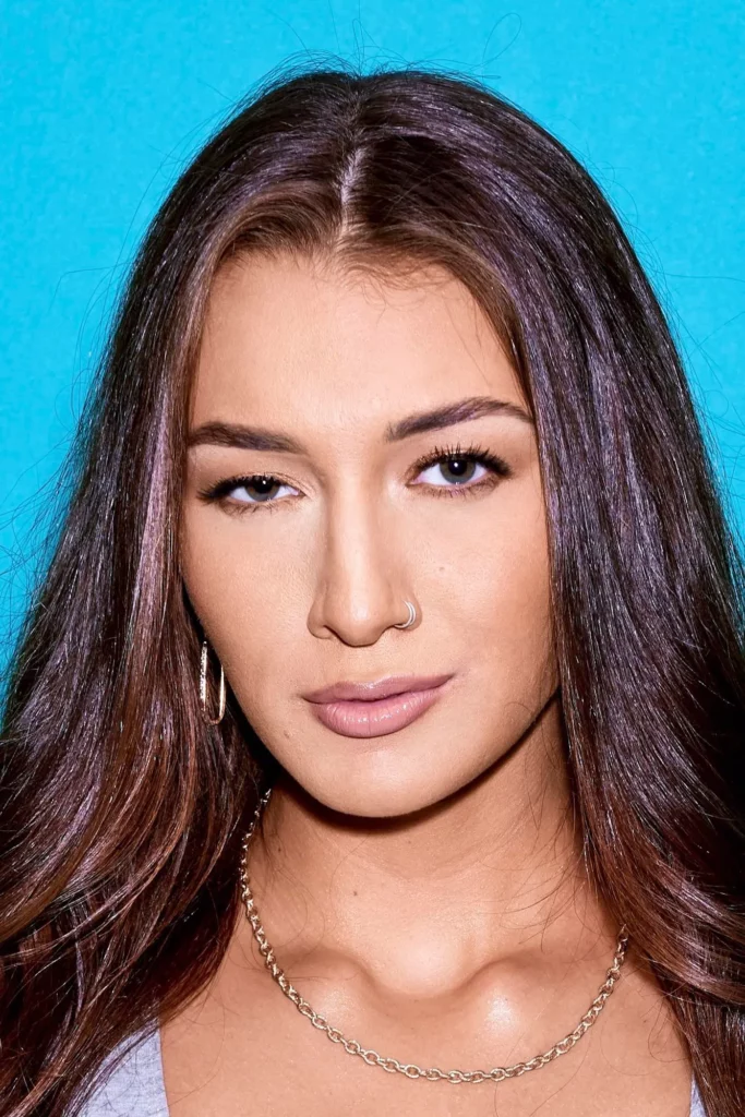 Bella Rolland photo - wikiiTrends