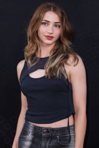 Emily Rudd Photo WikiiTrends